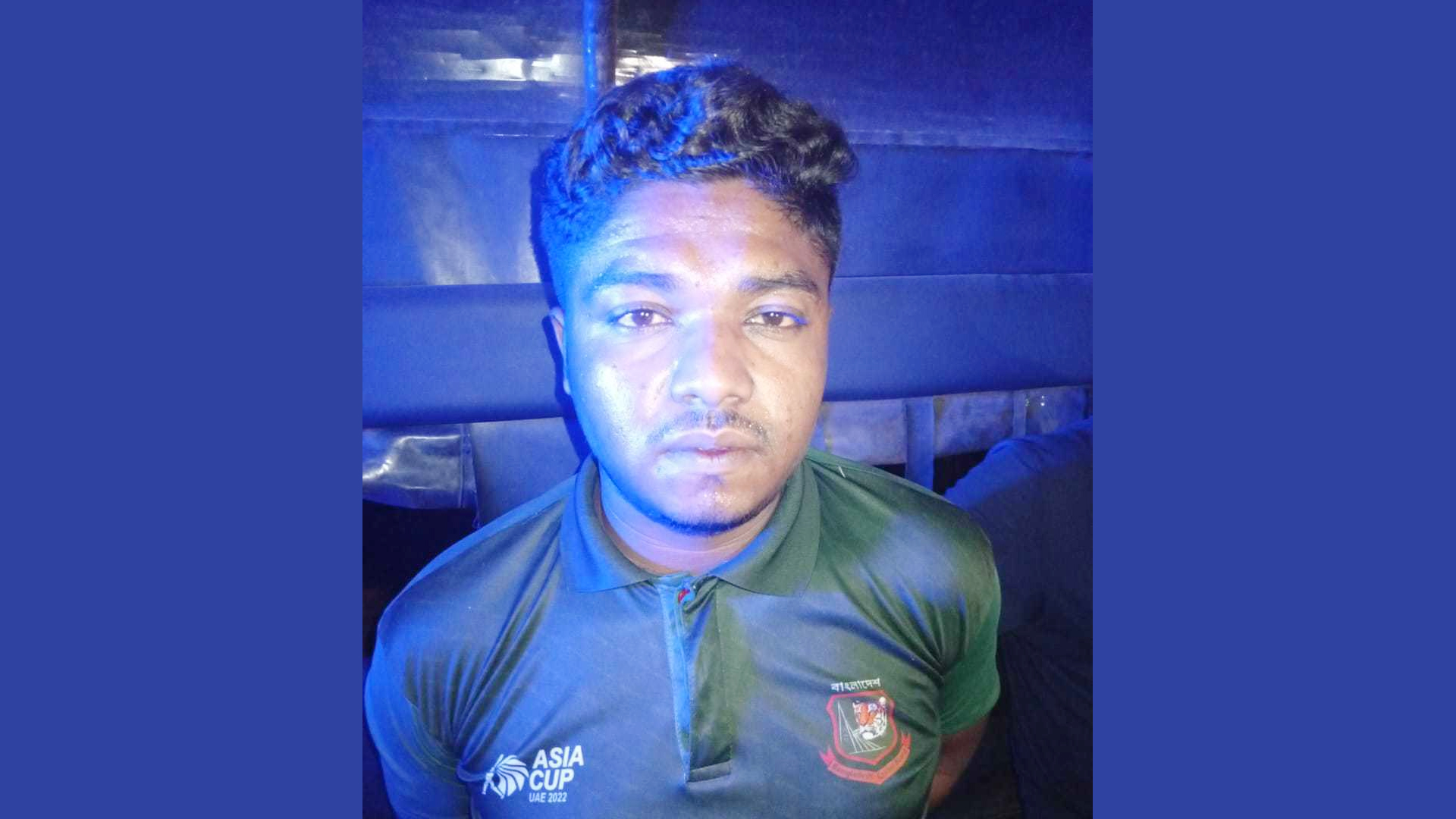 বন্ধুর সঙ্গে ঘুরতে গিয়ে চলন্ত বাসে স্কুলছাত্রী ধর্ষণের শিকার, চালক গ্রেপ্তার