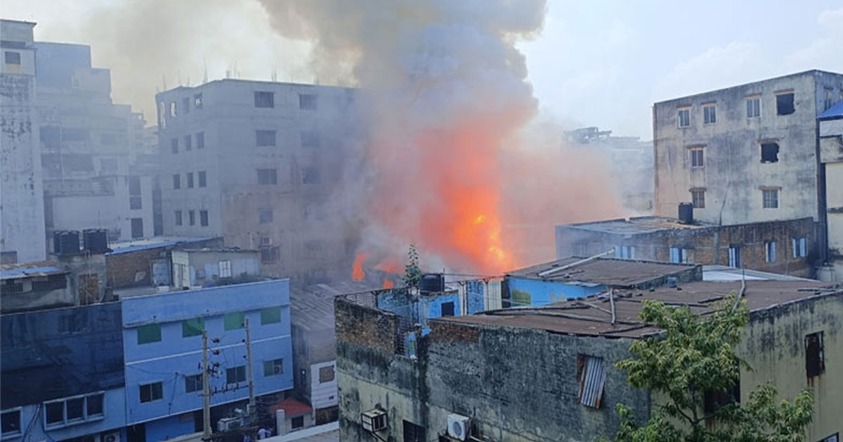 রূপনগরে আগুনে মৃতের সংখ্যা বেড়ে ১৬
