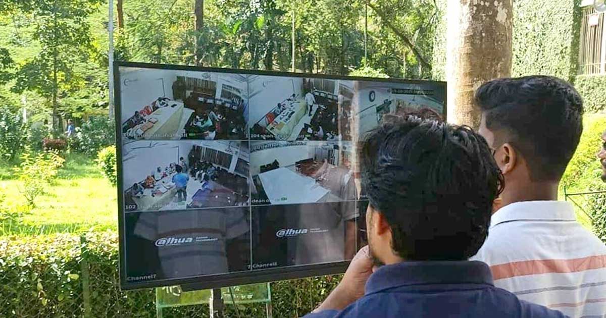 চাকসু নির্বাচনে ১৪টি এলইডি স্ক্রিনে সরাসরি ভোটগ্রহণ প্রদর্শন