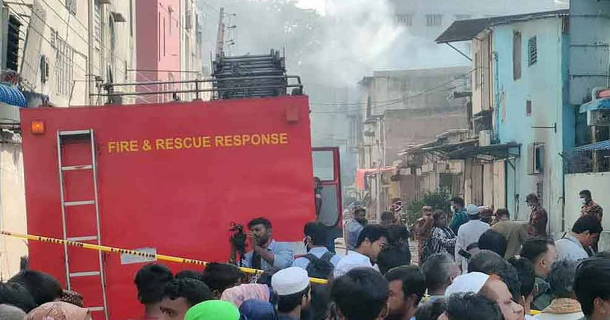 ২৩ ঘণ্টায়ও নেভেনি রূপনগরের আগুন