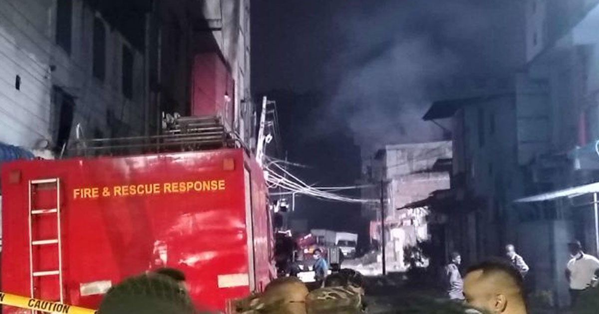 ধোঁয়ার সঙ্গে বিষাক্ত গ্যাস বের হচ্ছে, পাশের গার্মেন্টসের কর্মীরাও অসুস্থ