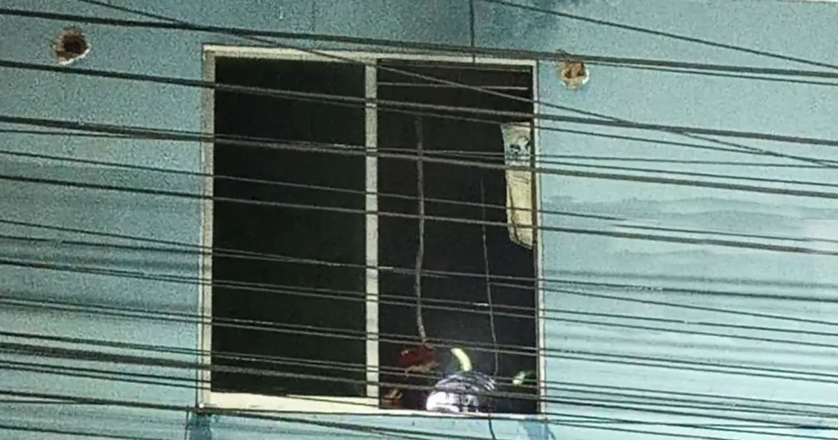কক্সবাজার ইন্টারন্যাশনাল ইউনিভার্সিটিতে আগুন, নিয়ন্ত্রণে কাজ করছে ফায়ার সার্ভিস