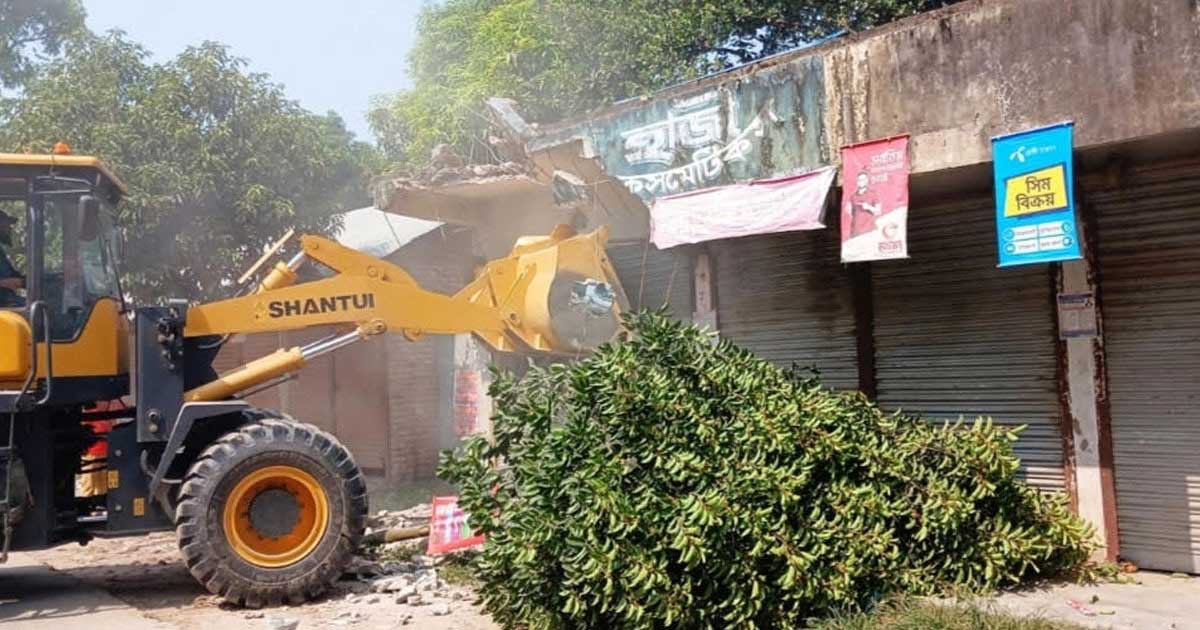 ঝিনাইদহে অধিগ্রহণ করা জমি দখলমুক্ত করলো সড়ক বিভাগ