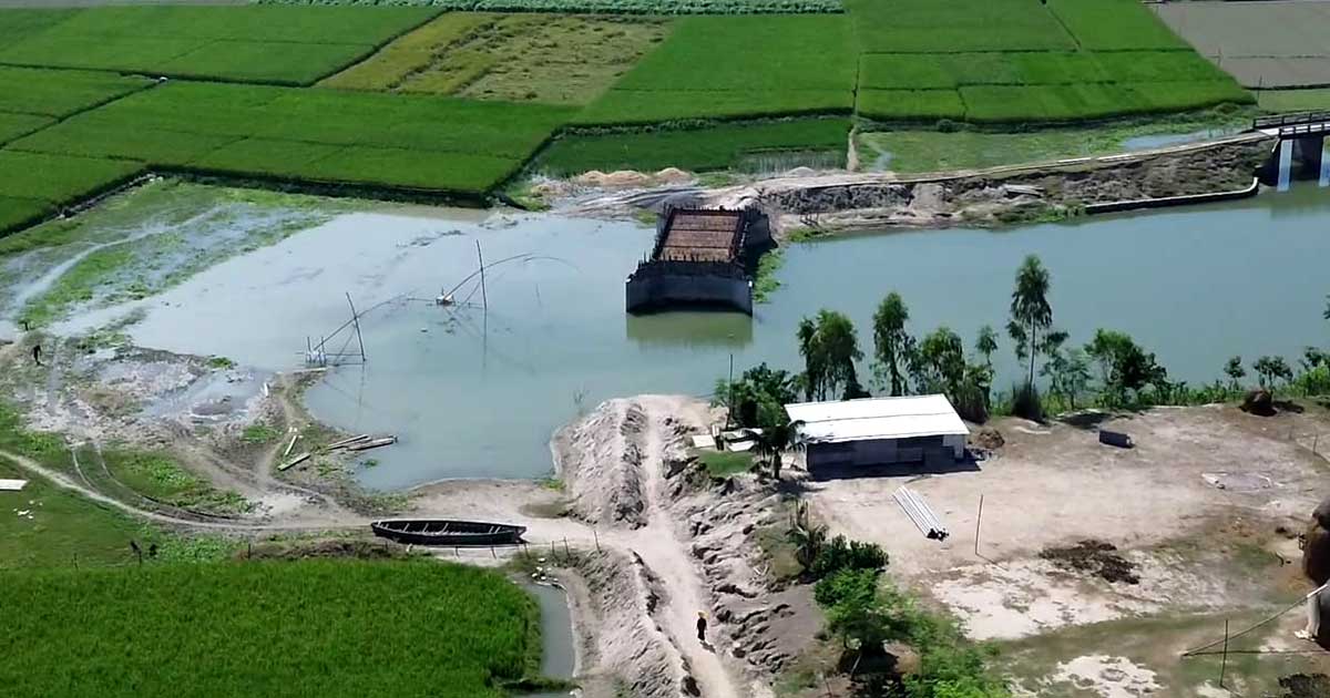 জামালপুরে যুবলীগ নেতার বাধায়  আটকে আছে সড়কের নির্মাণ কাজ