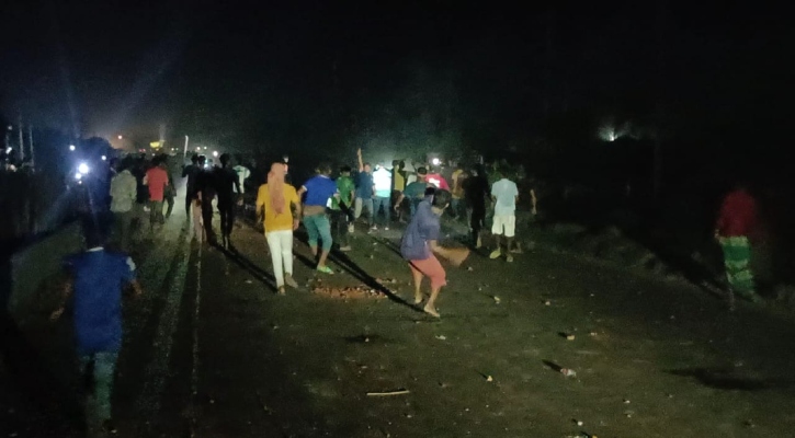 ব্রাহ্মণবাড়িয়ায় রাতের আঁধারে মহাসড়কের ওপর টর্চ জ্বালিয়ে সংঘর্ষ, আহত ৩০