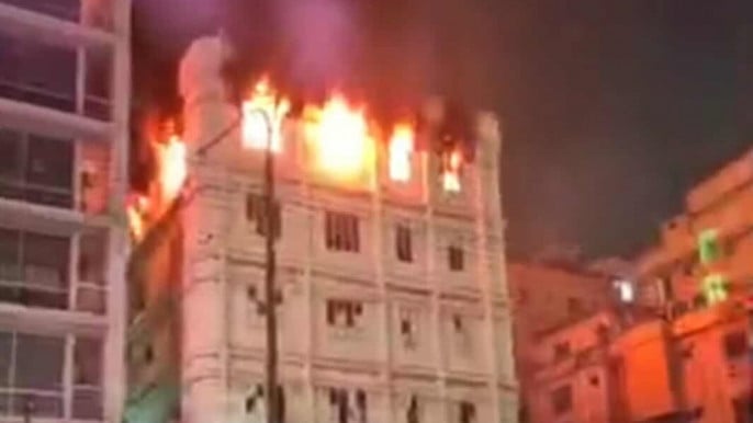 মিরপুরে বহুতল ভবনের আগুন নিয়ন্ত্রণে