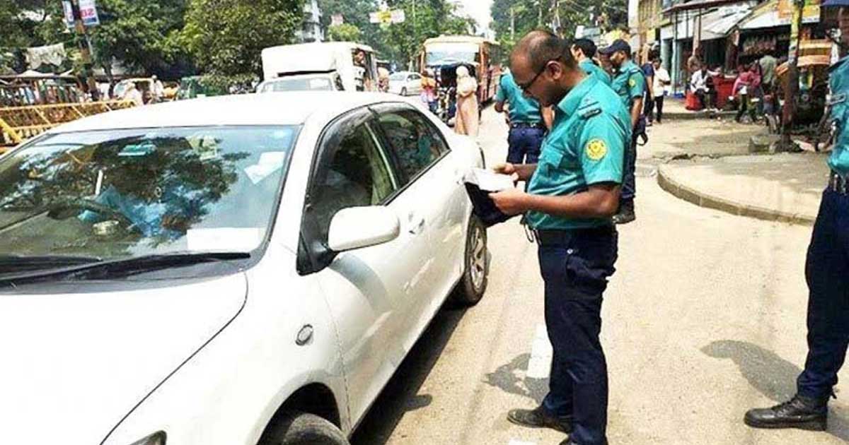 ট্রাফিক আইন লঙ্ঘনে একদিনে ঢাকায় ১২৪৩ মামলা