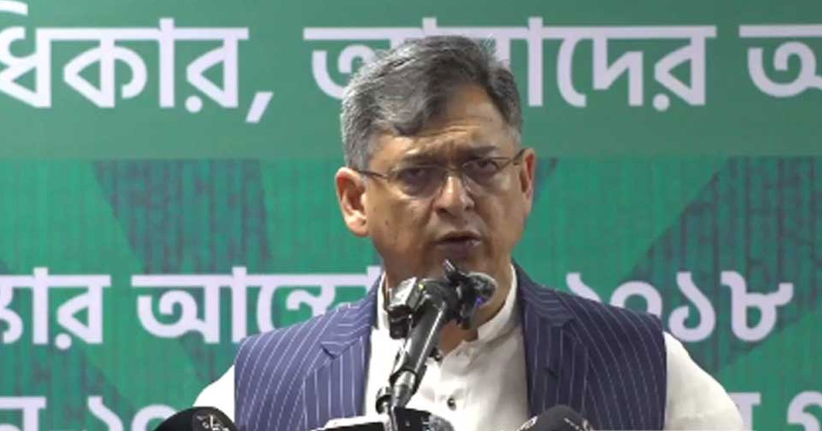 প্রশ্ন তৈরি হতে পারে, এমন কিছুতে যাওয়া ঠিক হবে না: সালাহউদ্দিন আহমদ