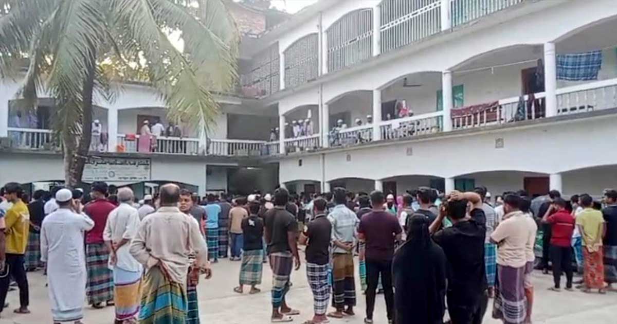 টুপি পরা নিয়ে বিরোধ, মাদ্রাসায় ঘুমন্ত ছাত্রকে জবাই