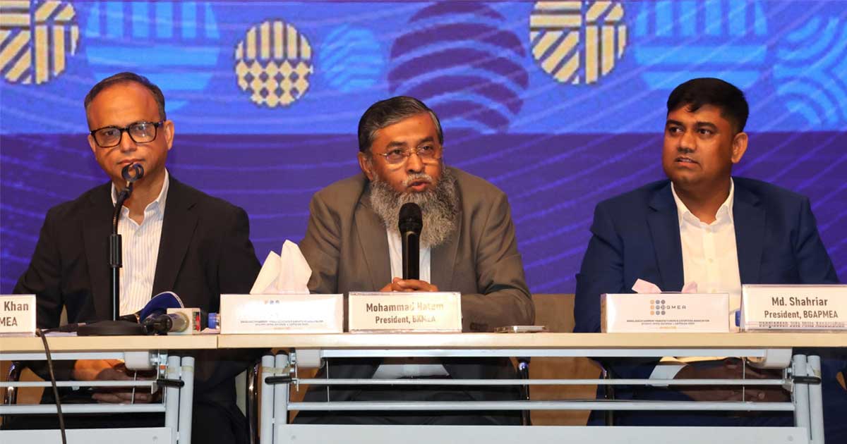 ‘ব্যবসায়ীদের চেয়ে বিদেশিদের কথায় বেশি গুরুত্ব দেয় সরকার’