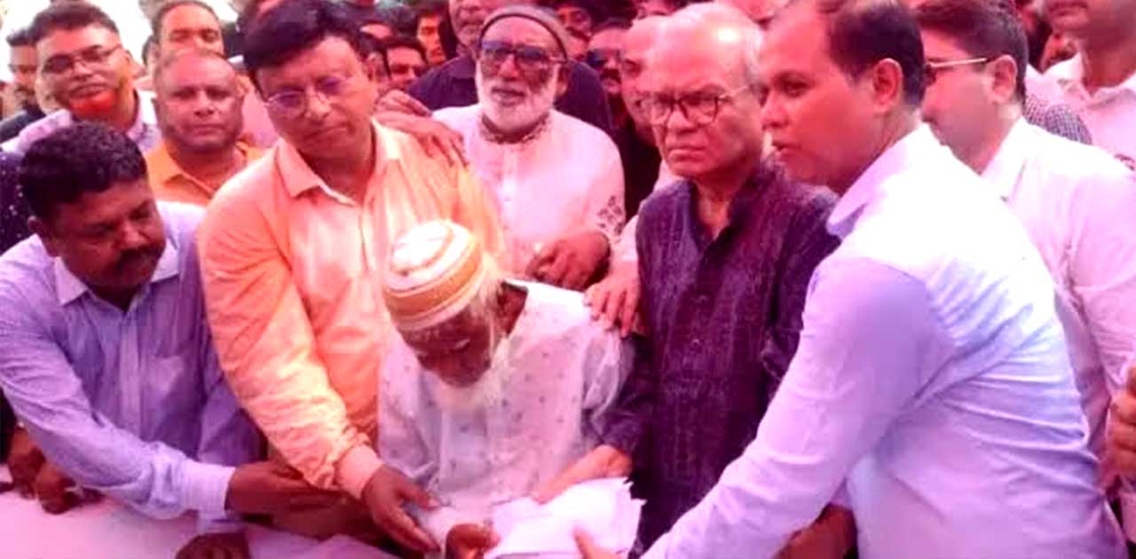 ‘সেই অন্ধ’ গফুর মল্লিকের সঙ্গে দেখা করলেন রুহুল কবির রিজভী
