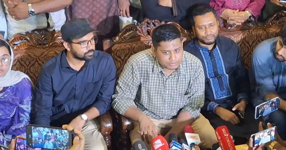 নির্বাচন কমিশন কেকের মতো ভাগাভাগি হয়েছে: হাসনাত