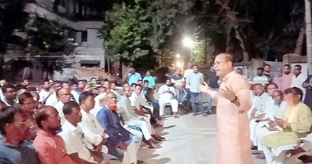 ‘মসজিদে নামাজ শেষে মিথ্যা প্রলোভন দেখিয়ে ভোট চাইছে জামায়াত’