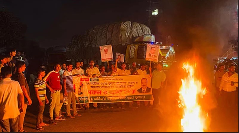 বিএনপির মনোনয়ন না পাওয়ায় বিভিন্ন আসনে  বিক্ষোভ ভাঙচুর