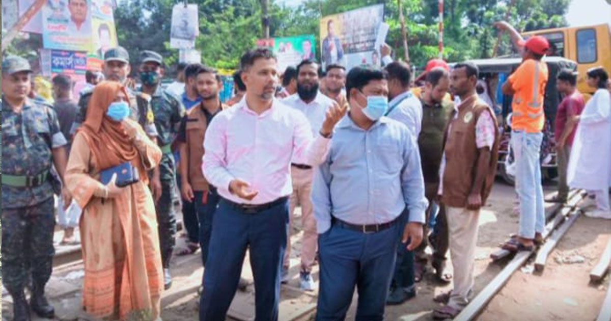 হকারদের দখলমুক্ত হলো জয়দেবপুর রেলক্রসিং