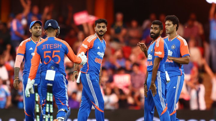 অজিদের হারিয়ে সিরিজে ২-১ ব্যবধানে এগিয়ে গেলো ভারত