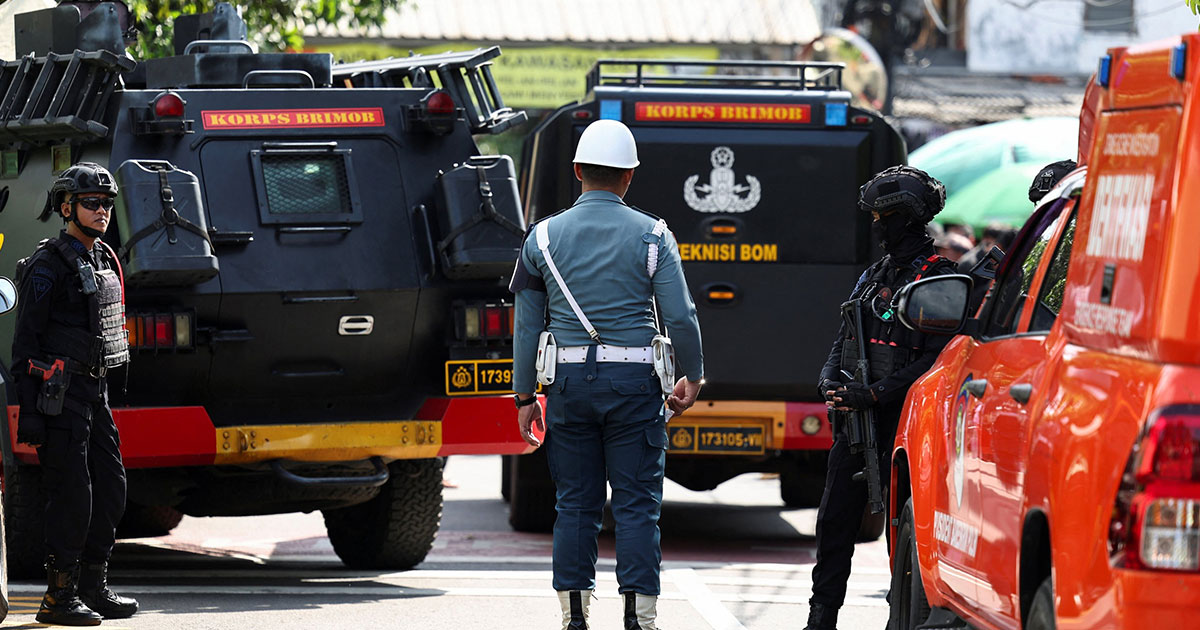 ইন্দোনেশিয়ার মসজিদে জুমার নামাজ চলাকালে বিস্ফোরণ, আহত ৫৪