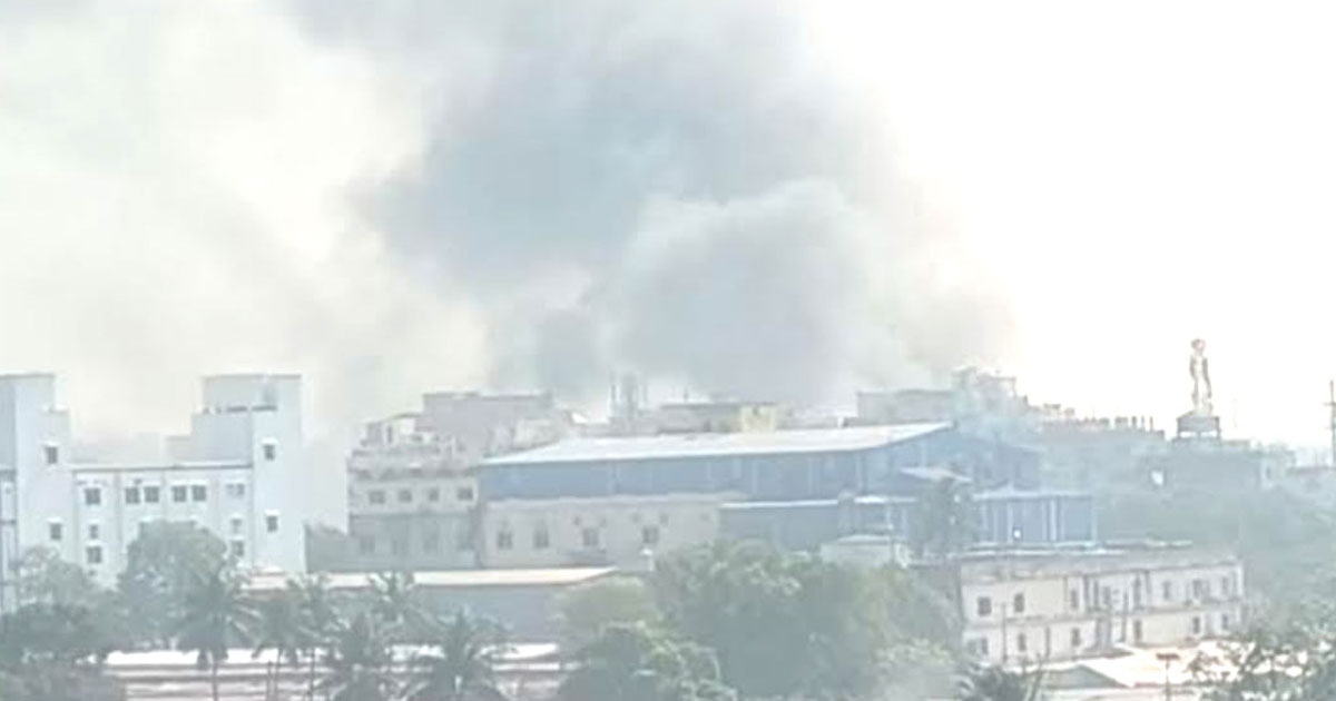 টঙ্গীতে তুলার গুদামে আগুন, নিয়ন্ত্রণে ৭ ইউনিট