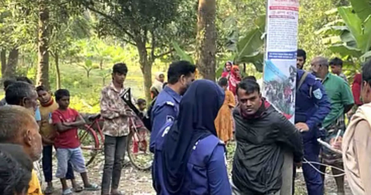 নাটোরে আওয়ামী লীগ নেতার ছেলেকে খুঁটির সঙ্গে বেঁধে মারধর