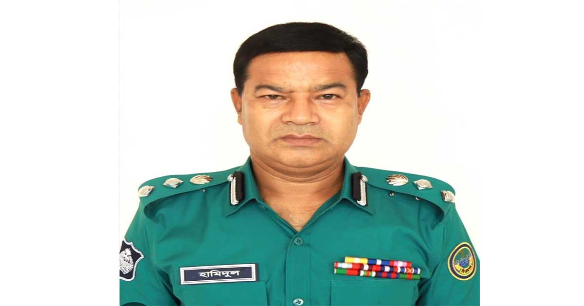 সাবেক অতিরিক্ত ডিআইজি মিলন কারাগারে,স্ত্রী পলাতক