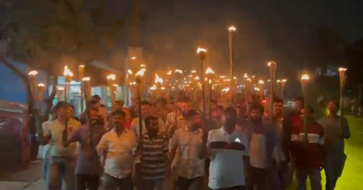 নারায়ণগঞ্জে মান্নানের প্রার্থিতা বাতিলের দাবিতে বিএনপির মশাল মিছিল