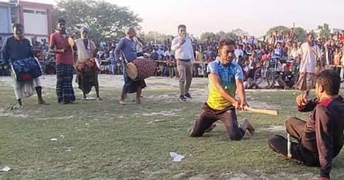 বদলগাছীতে গ্রামীণ ঐতিহ্যবাহী লাঠি খেলা অনুষ্ঠিত
