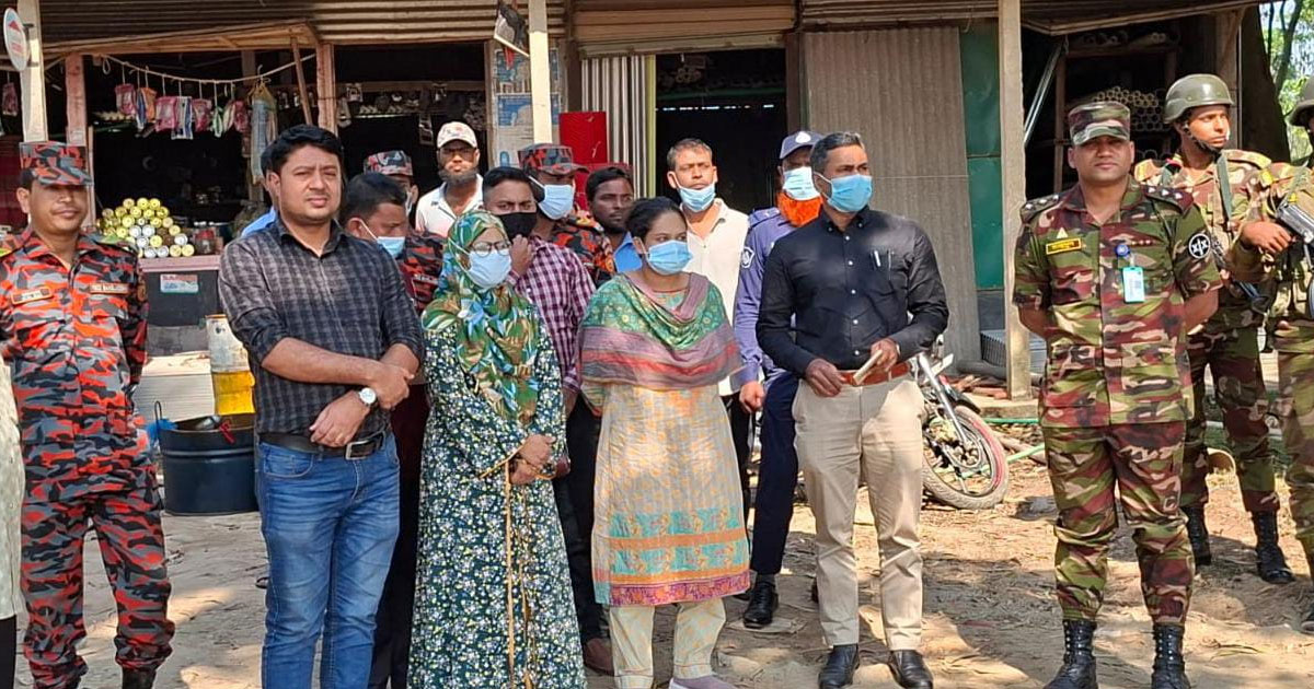 পরিবেশ অধিদপ্তরের অভিযানে মুক্তাগাছার মেসার্স মদিনা ব্রিকস ইটভাটা সম্পূর্ণরূপে গুড়িয়ে দেয়