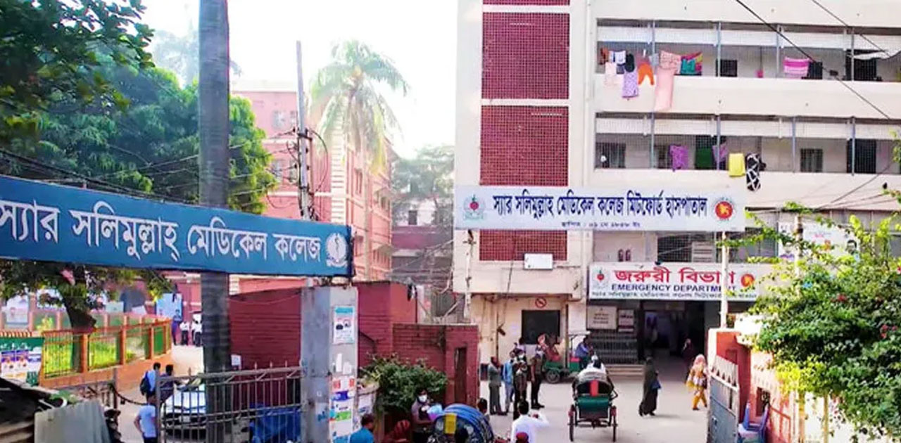 ভূমিকম্পে আহত হয়ে অপারেশন থিয়েটারে মা, মারা গেছে একমাত্র ছেলে