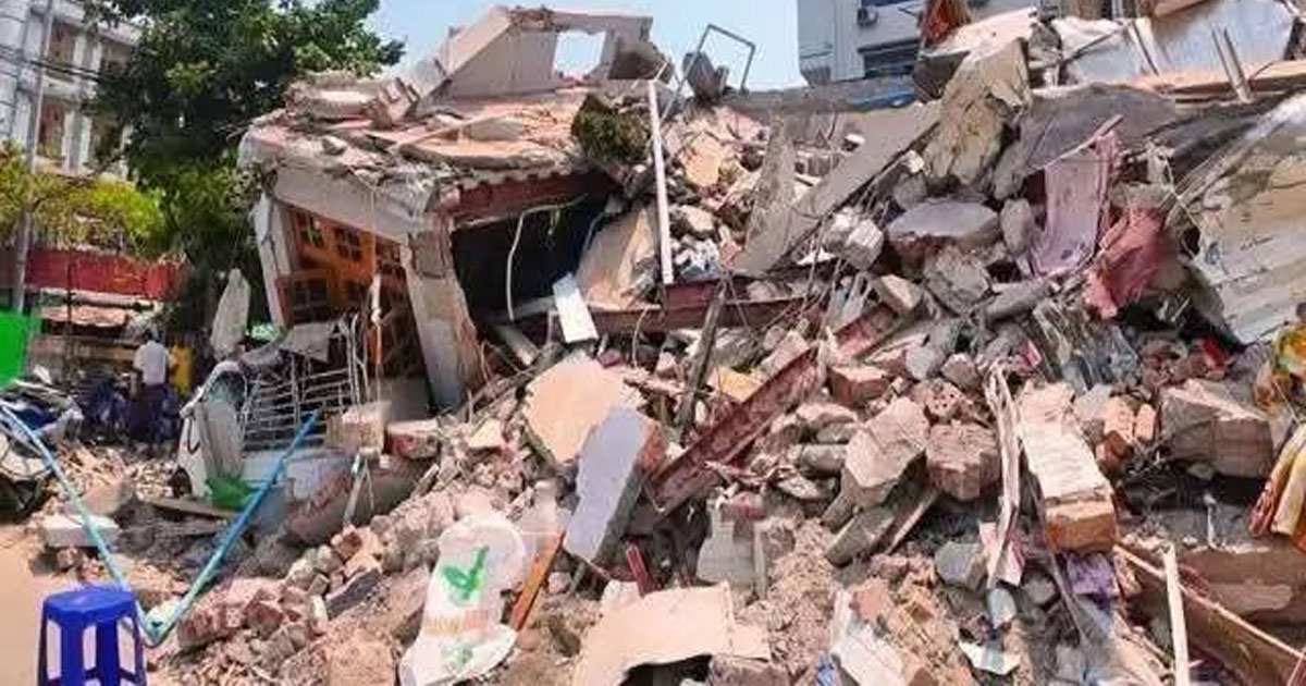 নরসিংদীতে ভূমিকম্পে নারী পুরুষসহ অর্ধশতাধিক আহত