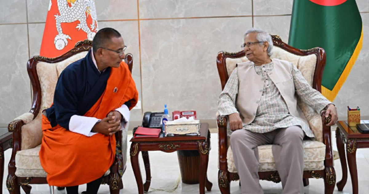 ঢাকায় পৌঁছে ভূমিকম্পে ক্ষয়ক্ষতির খোঁজ নিলেন শেরিং টোবগে