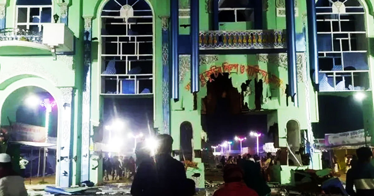 গাজীপুরে মেলায় সিগারেটের দাম নিয়ে সংঘর্ষ, আহত অন্তত ২০