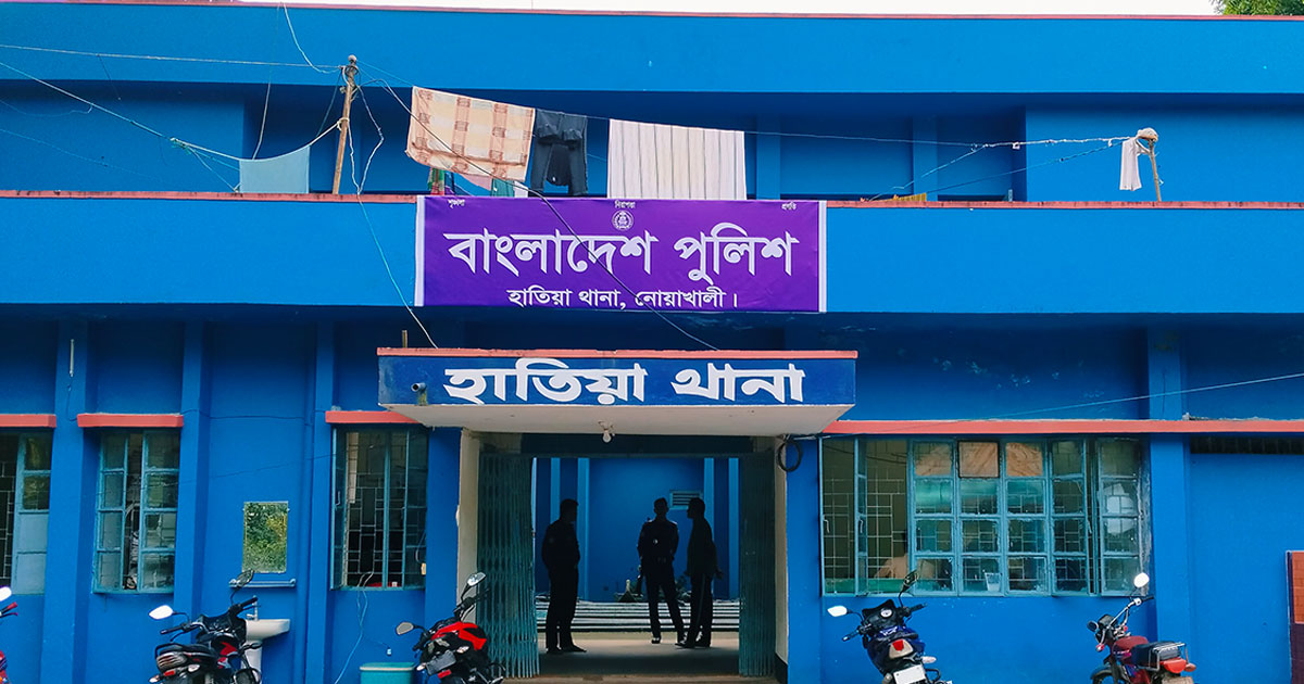 বিয়েতে মাইক বাজানোয় বেত্রাঘাত, আটক অটোরিকশাও