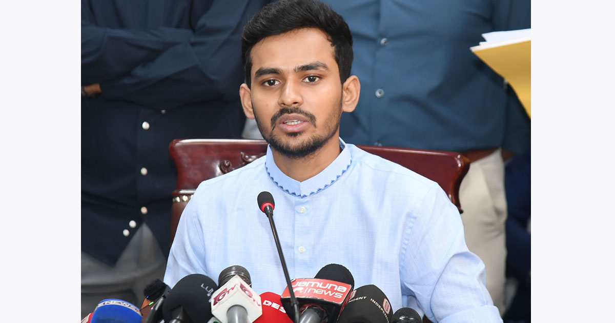 উপদেষ্টাদের নির্বাচনে অংশগ্রহণে আইনি বাধা নেই: আসিফ মাহমুদ