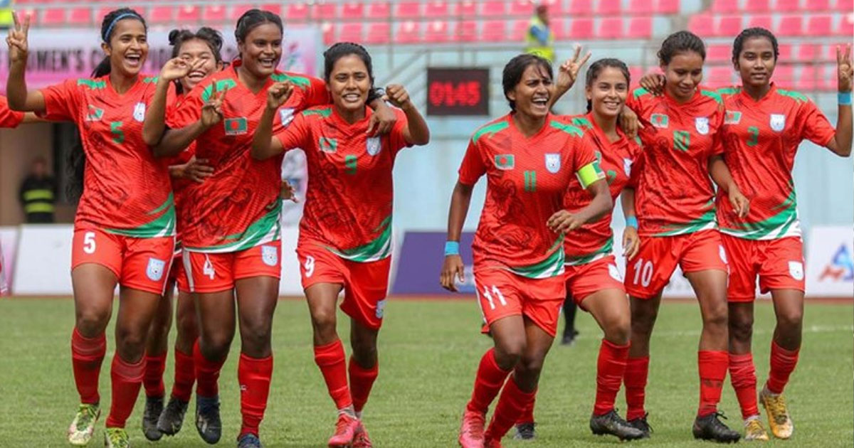 নারী ফুটবলারদের প্রতি বৈষম্য কেন বেআইনি নয়,হাইকোর্টের রুল জারি