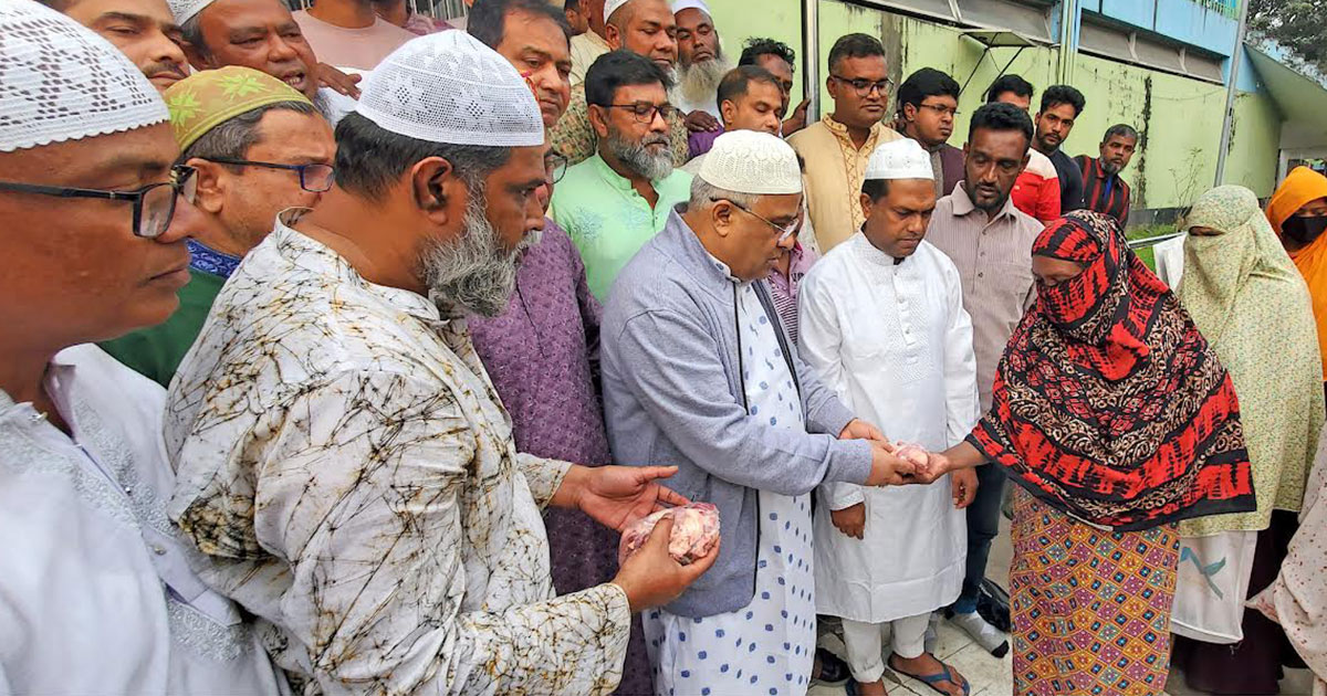 বেগম খালেদা জিয়ার সুস্থতা কামনায় বগুড়ায় গরু সদকা