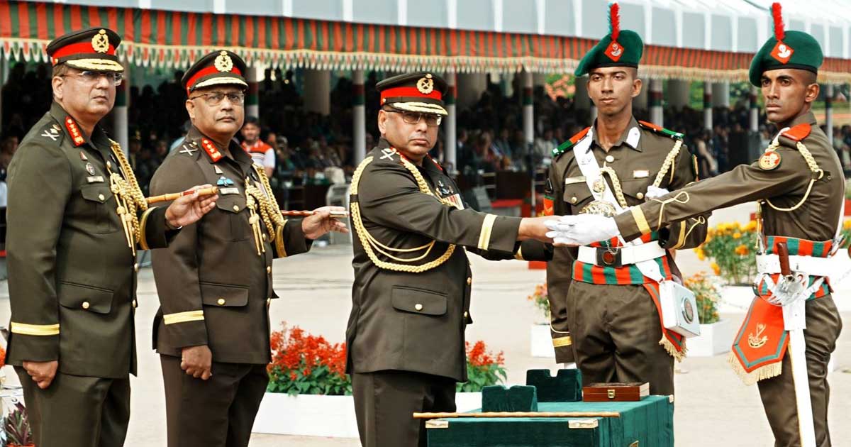 আধুনিক সমরাস্ত্রে সজ্জিত পেশাদার বাহিনী গড়ার প্রতিশ্রুতি সেনা প্রধানের