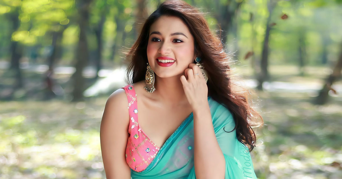অভিনয়ের পর গান গেয়ে মাতালেন ফারিণ