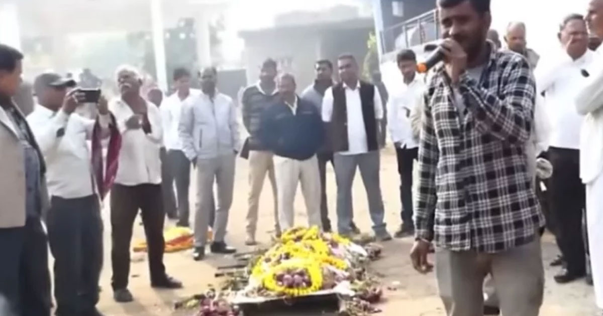 বাংলাদেশে বিক্রি না হওয়ায় ভারতে পেঁয়াজের ‘শেষকৃত্য’