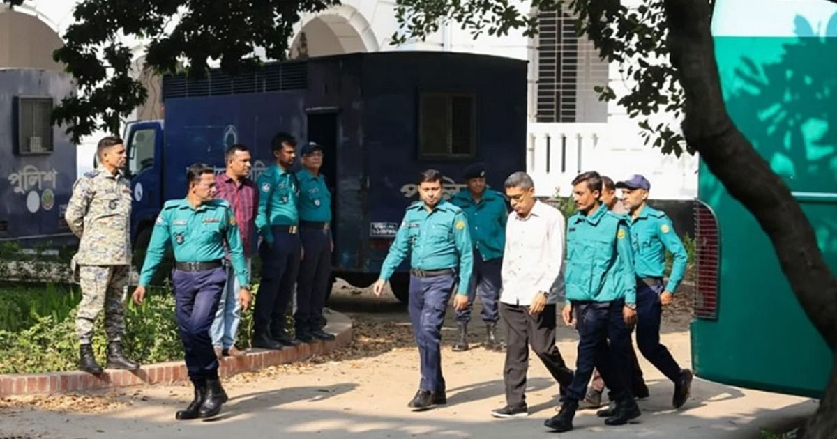 ট্রাইব্যুনালে হাজির তিন সেনা কর্মকর্তা