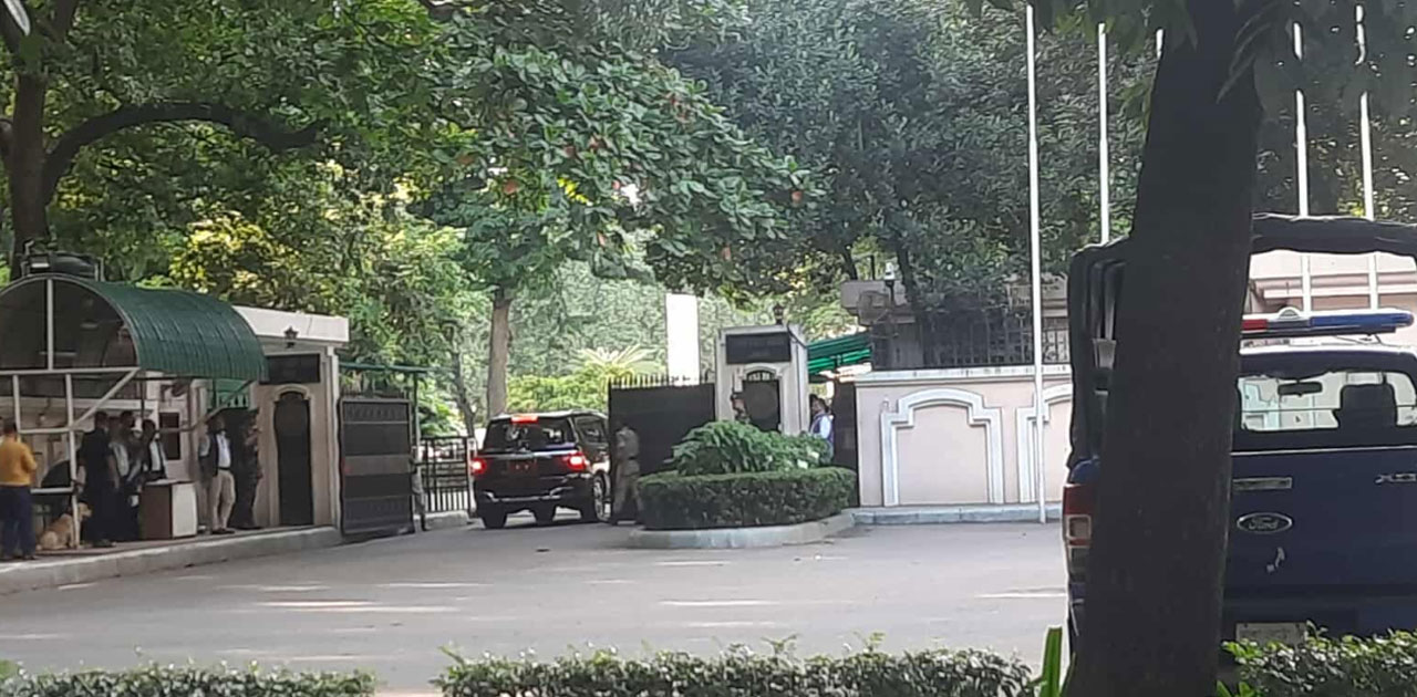 সংসদ নির্বাচন ও গণভোটের প্রস্তুতি জানাতে যমুনায় সিইসি-কমিশনাররা