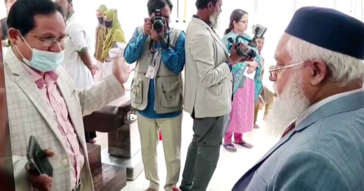 নিঃশর্ত ক্ষমা চাইলেন স্বাস্থ্যের  ডিজির সঙ্গে তর্কে জড়ানো সেই ডাক্তার