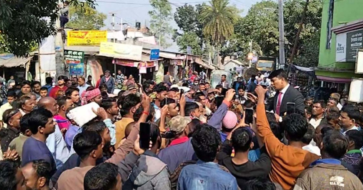 সারের দাবিতে কৃষকদের সড়ক অবরোধ
