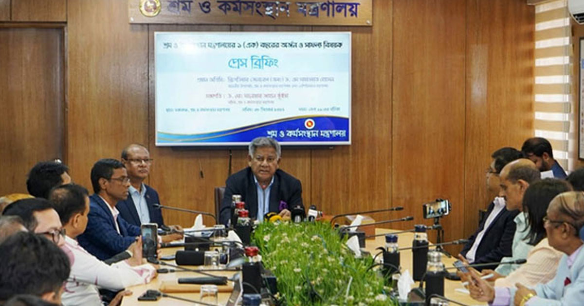 জামায়াতের স্লোগান শুনে কেউ ভোট দিলে কিছু বলার নেই: শ্রম উপদেষ্টা