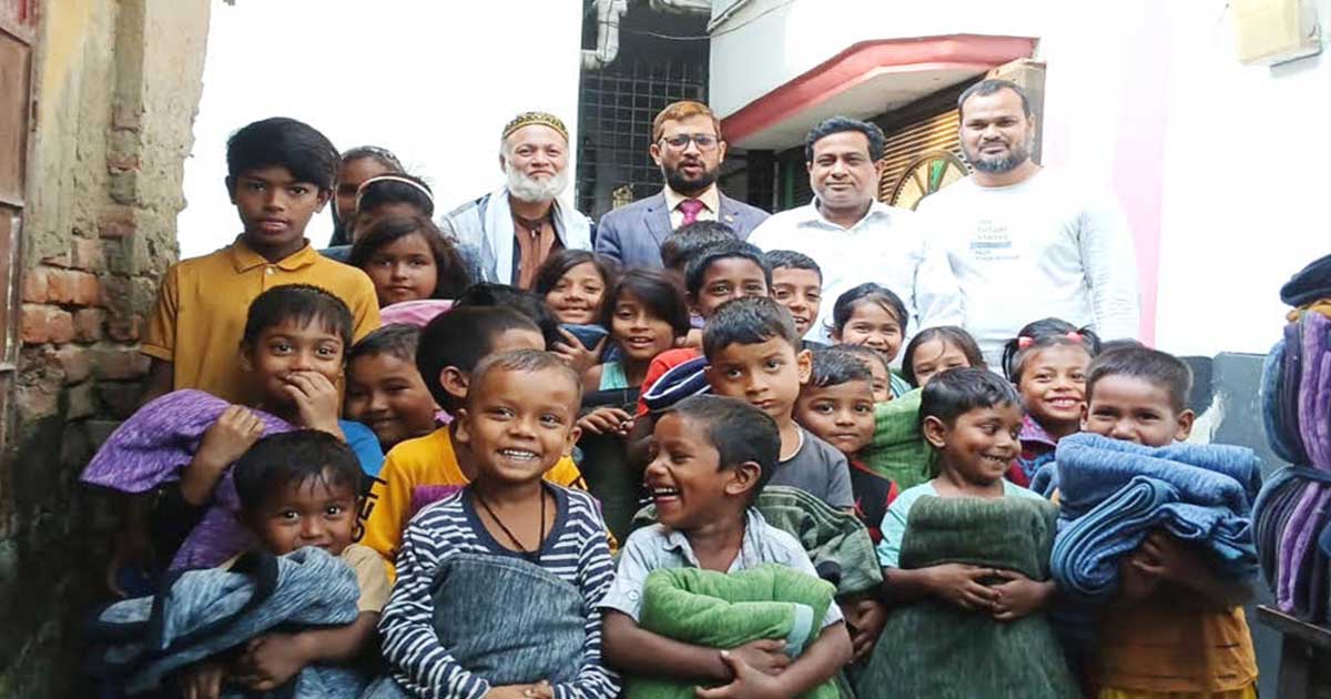 বগুড়া রেলস্টেশন পথের দিশা স্কুলের কম্বল বিতরণ