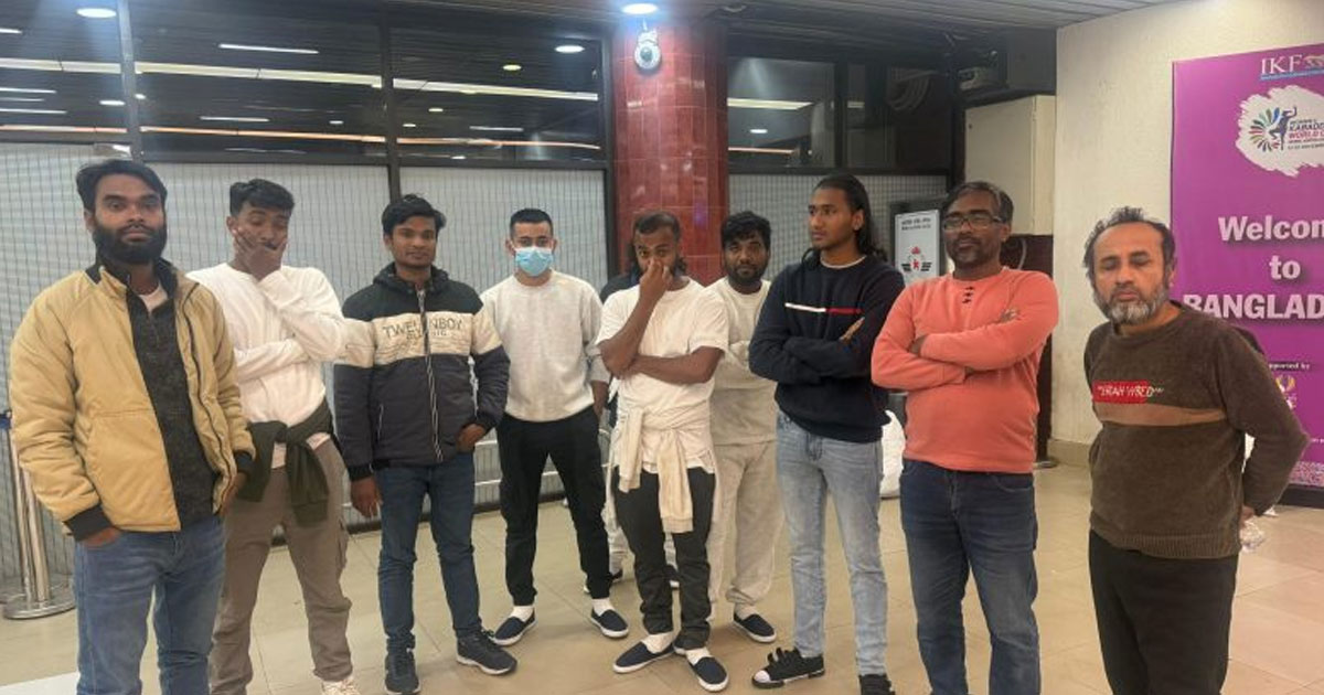 শেকল বেঁধে ৩১ বাংলাদেশিকে ফেরত পাঠাল যুক্তরাষ্ট্র