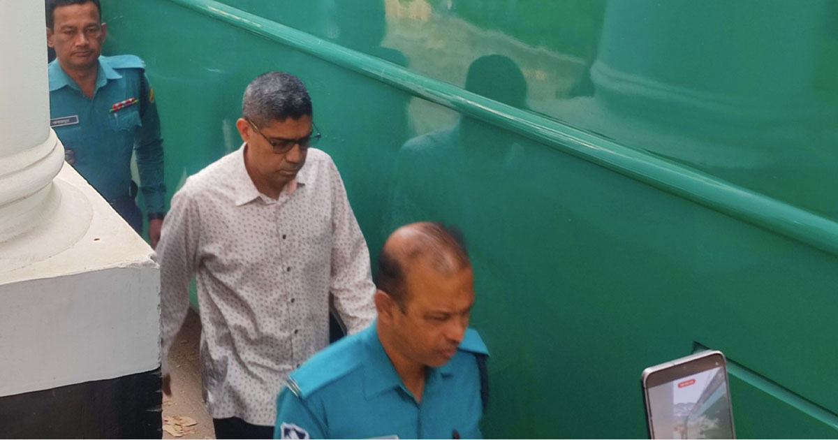 মানবতাবিরোধী অপরাধের মামলা: তিন সেনা কর্মকর্তা ট্রাইব্যুনালে হাজির
