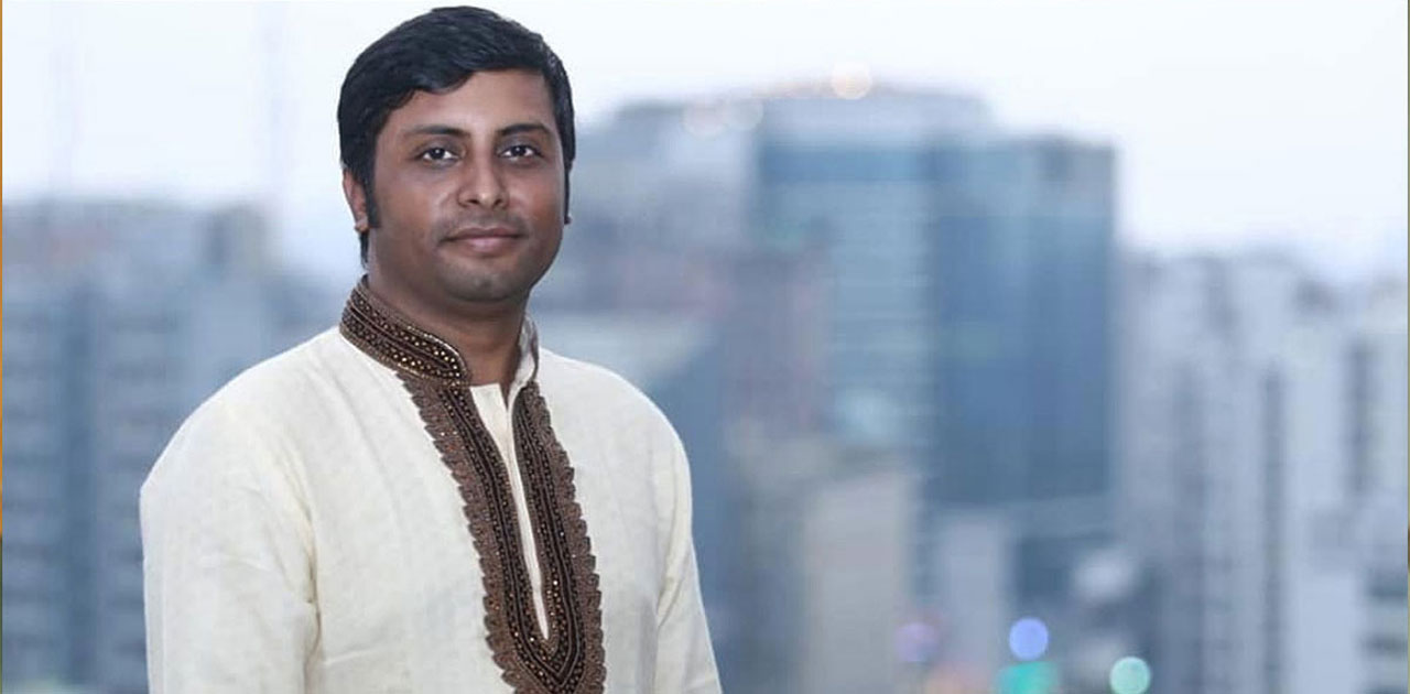 ফেক নিউজের সুনামি: আসল গণমাধ্যমের মুখোশে নকল গুজব