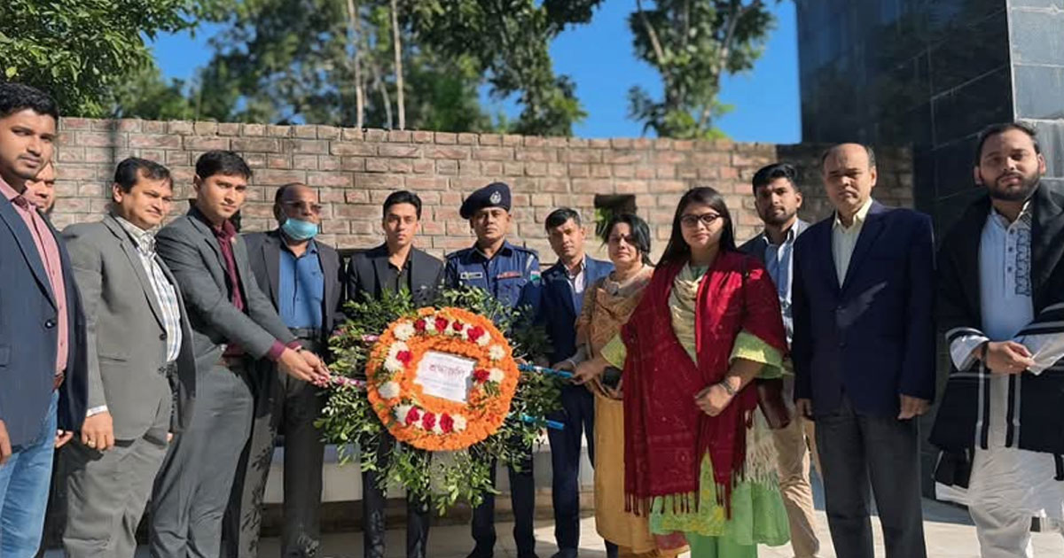 ভাঙ্গায় শহীদ বুদ্ধিজীবীদের স্মরণে শহীদ মিনারে পুষ্পমাল্য অর্পণ