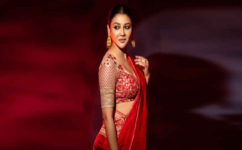 ‘সব প্রতিশ্রুতি মিথ্যা, কেউ পাশে থাকে না’