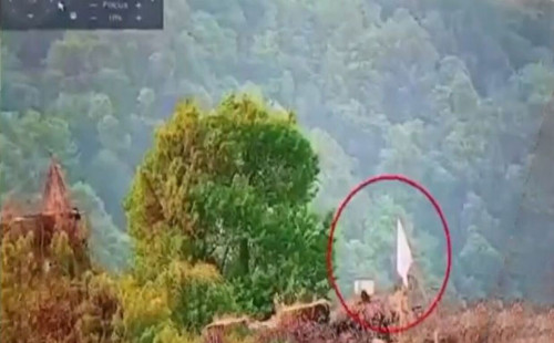 সীমান্তে সাদা পতাকা উড়িয়ে আত্মসমর্পণের ইঙ্গিত দিয়েছে ভারত, দাবি পাকিস্তানের